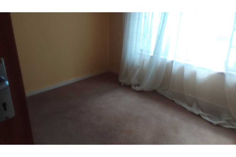 To Let 4 Bedroom Property for Rent in Glen Marais Gauteng