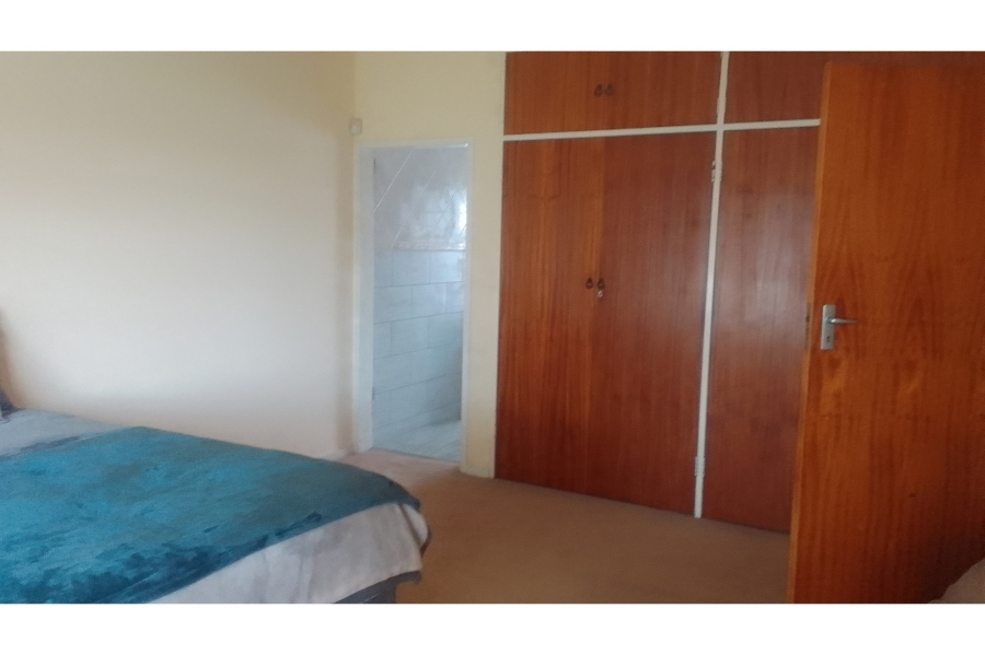 To Let 4 Bedroom Property for Rent in Glen Marais Gauteng