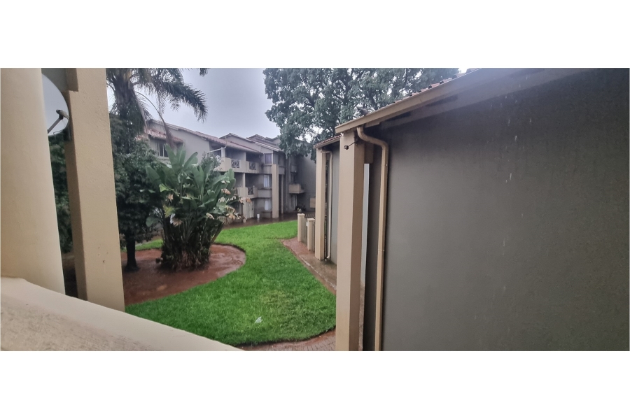 2 Bedroom Property for Sale in Florida Lake Gauteng