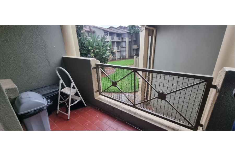 2 Bedroom Property for Sale in Florida Lake Gauteng