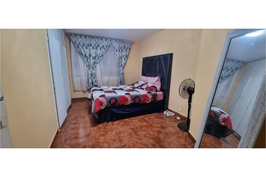 2 Bedroom Property for Sale in Florida Lake Gauteng