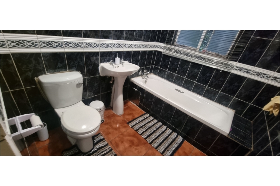 2 Bedroom Property for Sale in Florida Lake Gauteng