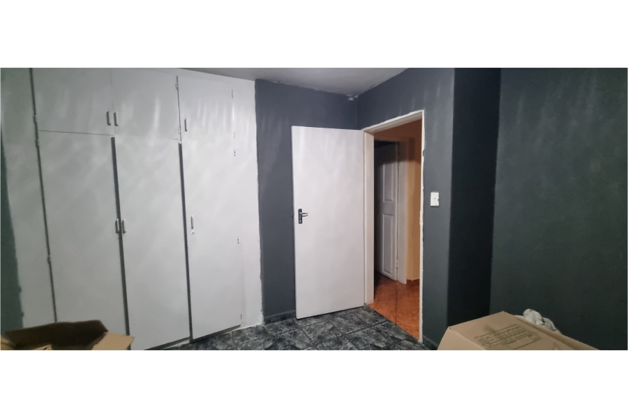2 Bedroom Property for Sale in Florida Lake Gauteng