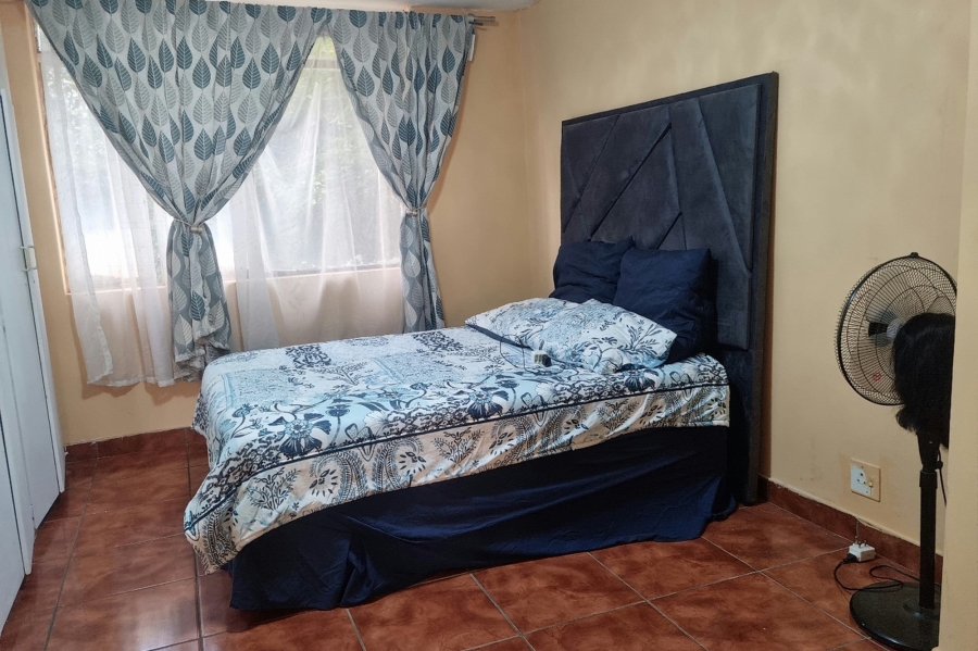 2 Bedroom Property for Sale in Florida Lake Gauteng