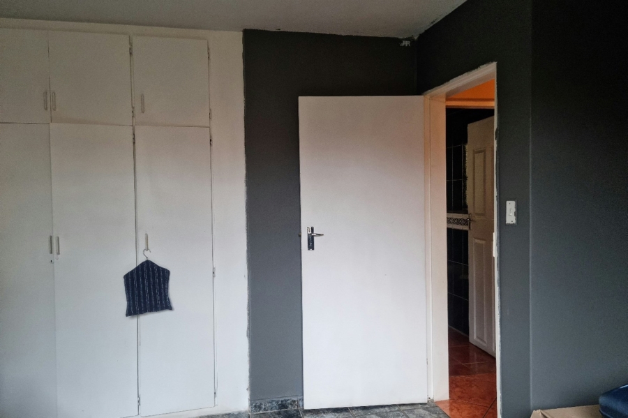 2 Bedroom Property for Sale in Florida Lake Gauteng