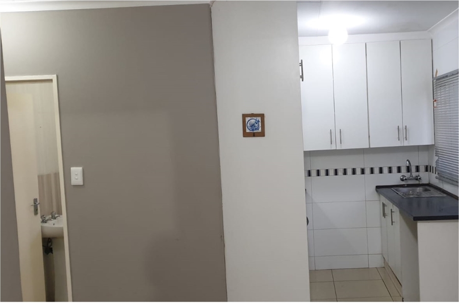 To Let 2 Bedroom Property for Rent in Cosmo City Gauteng