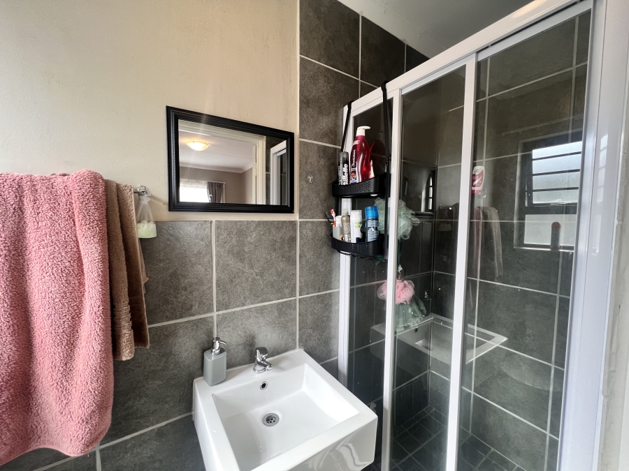 To Let 3 Bedroom Property for Rent in Summerset Gauteng