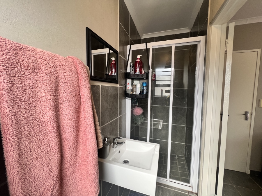 To Let 3 Bedroom Property for Rent in Summerset Gauteng