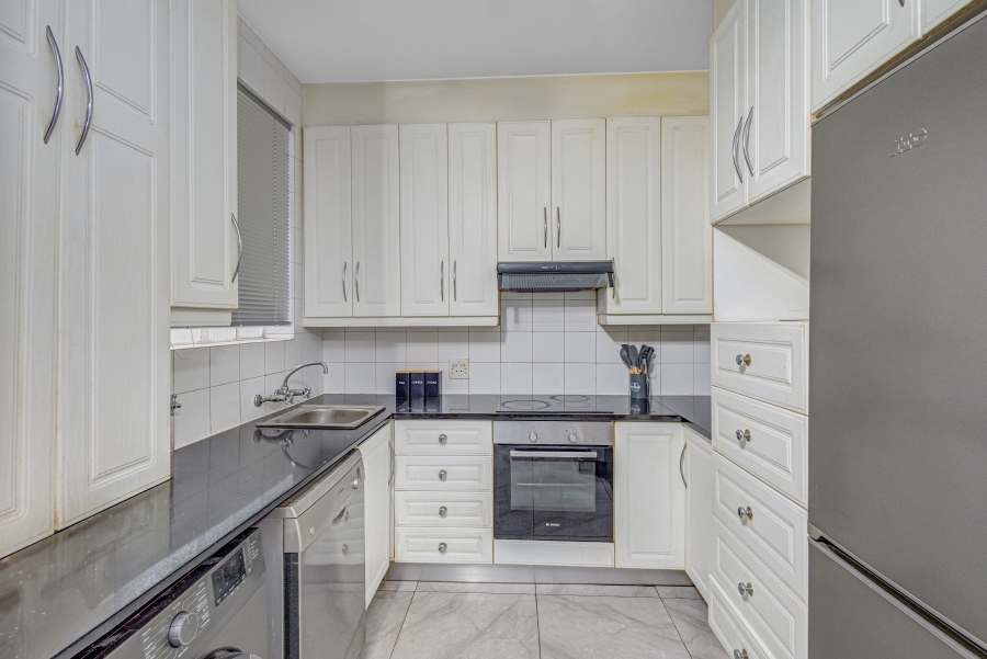 To Let 5 Bedroom Property for Rent in Sandown Gauteng