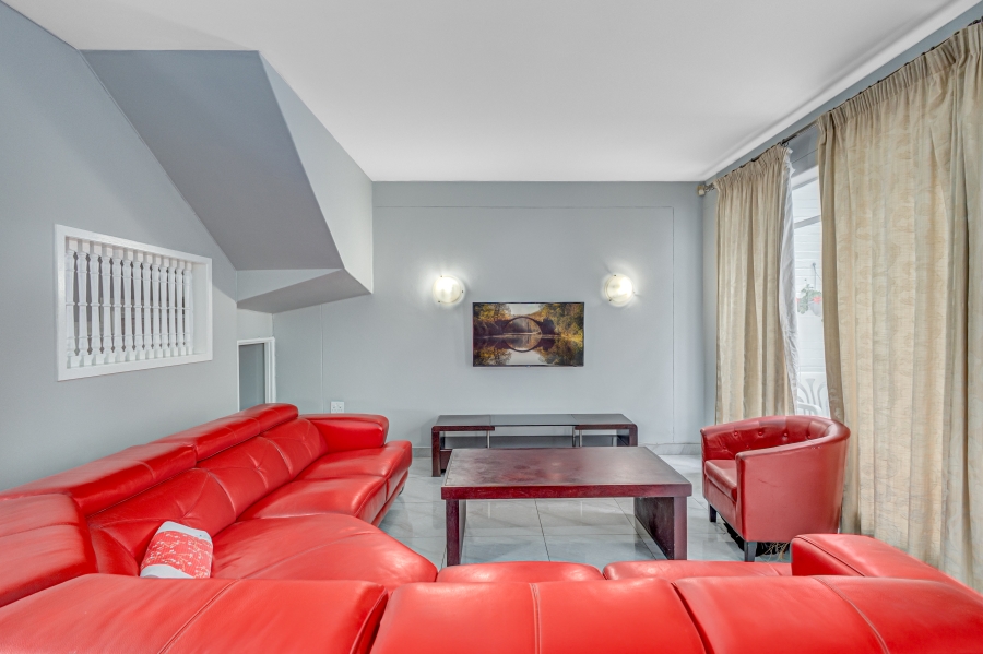 To Let 5 Bedroom Property for Rent in Sandown Gauteng