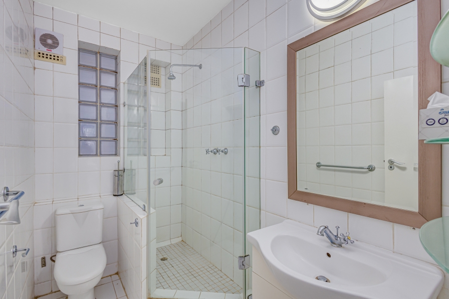 To Let 5 Bedroom Property for Rent in Sandown Gauteng