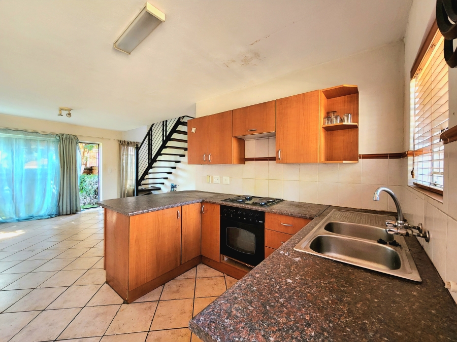 2 Bedroom Property for Sale in Wilgeheuwel Gauteng