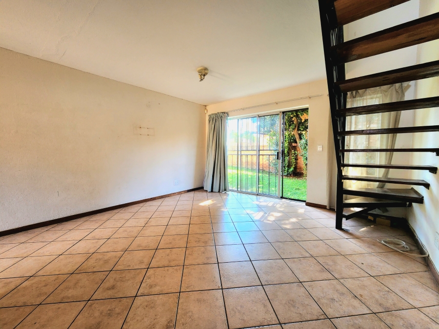 2 Bedroom Property for Sale in Wilgeheuwel Gauteng