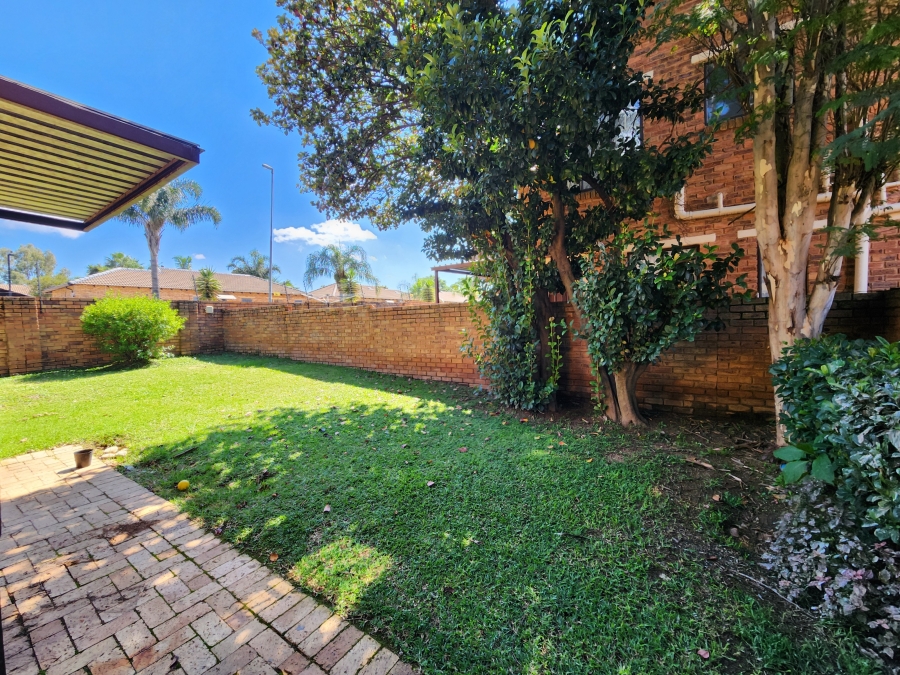 2 Bedroom Property for Sale in Wilgeheuwel Gauteng