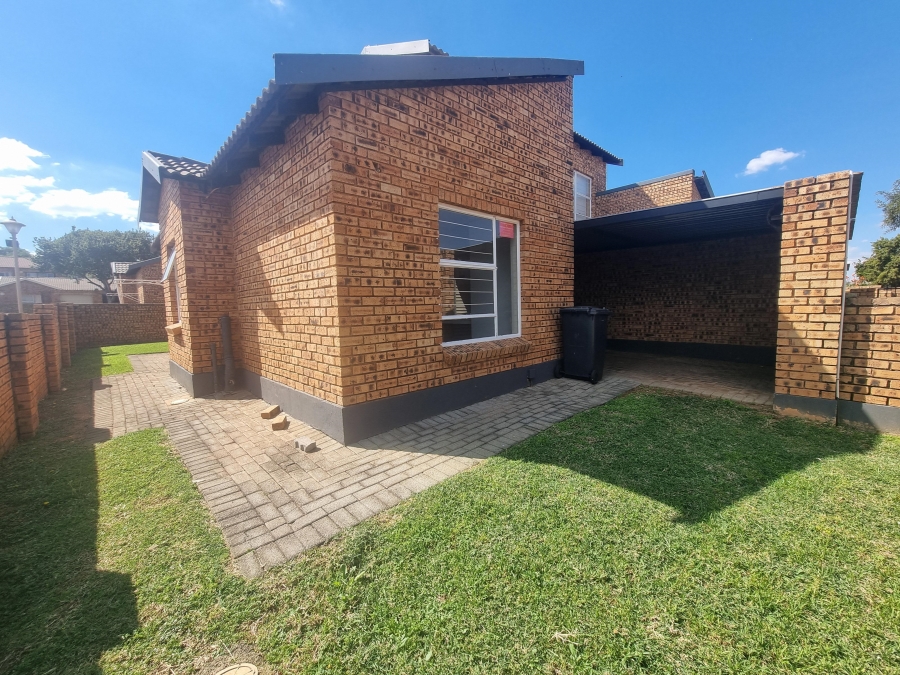 To Let 2 Bedroom Property for Rent in Honeydew Gauteng