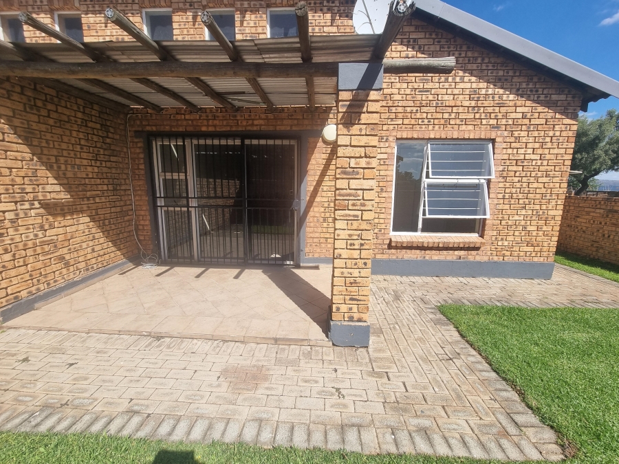 To Let 2 Bedroom Property for Rent in Honeydew Gauteng