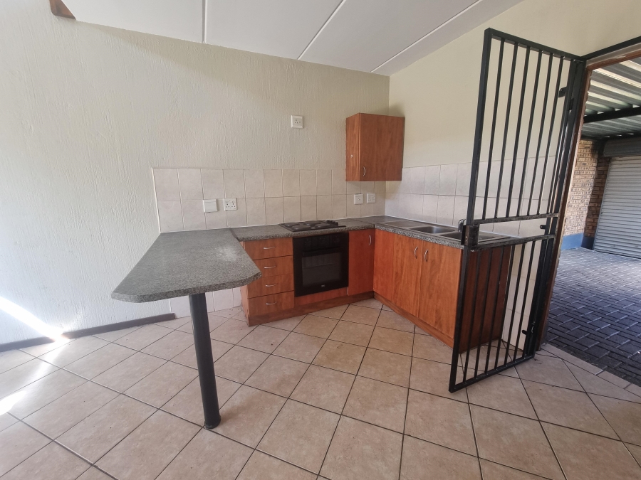 To Let 2 Bedroom Property for Rent in Honeydew Gauteng