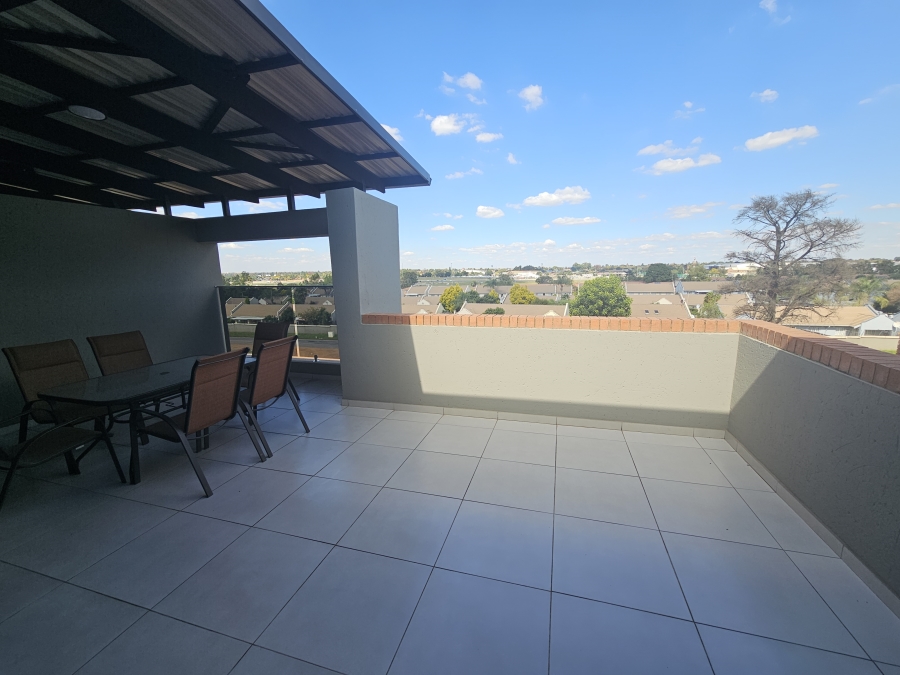 2 Bedroom Property for Sale in Bartlett Gauteng