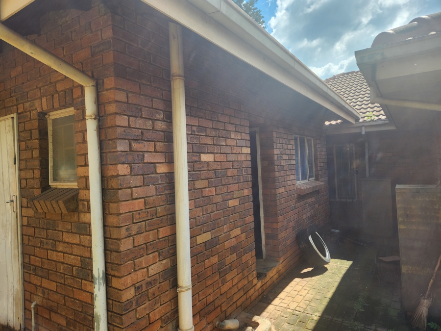 4 Bedroom Property for Sale in Ninapark Gauteng