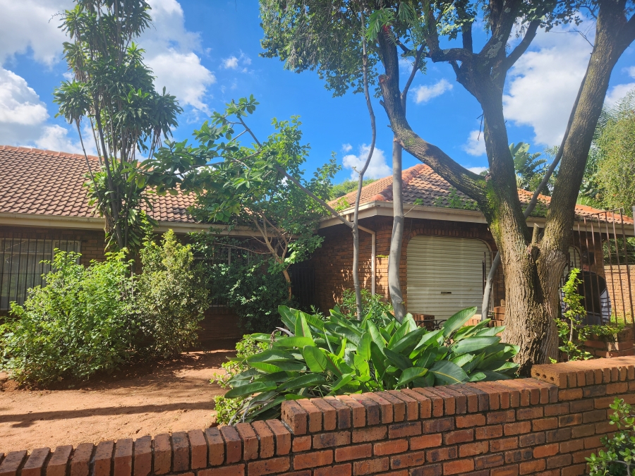 4 Bedroom Property for Sale in Ninapark Gauteng