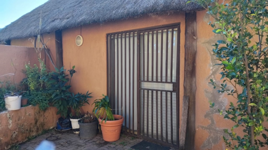 2 Bedroom Property for Sale in Roodia Gauteng