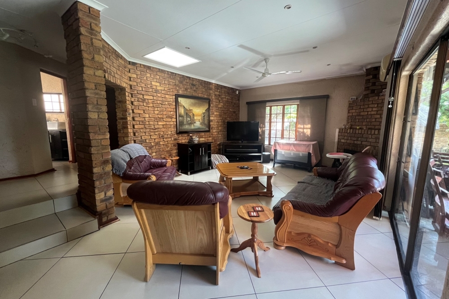 5 Bedroom Property for Sale in Witkoppen Gauteng