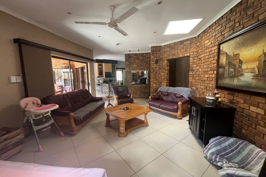 5 Bedroom Property for Sale in Witkoppen Gauteng