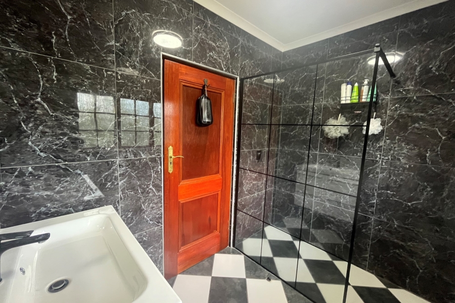 5 Bedroom Property for Sale in Witkoppen Gauteng