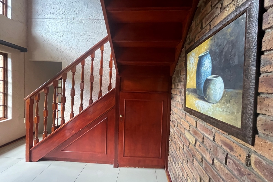 5 Bedroom Property for Sale in Witkoppen Gauteng