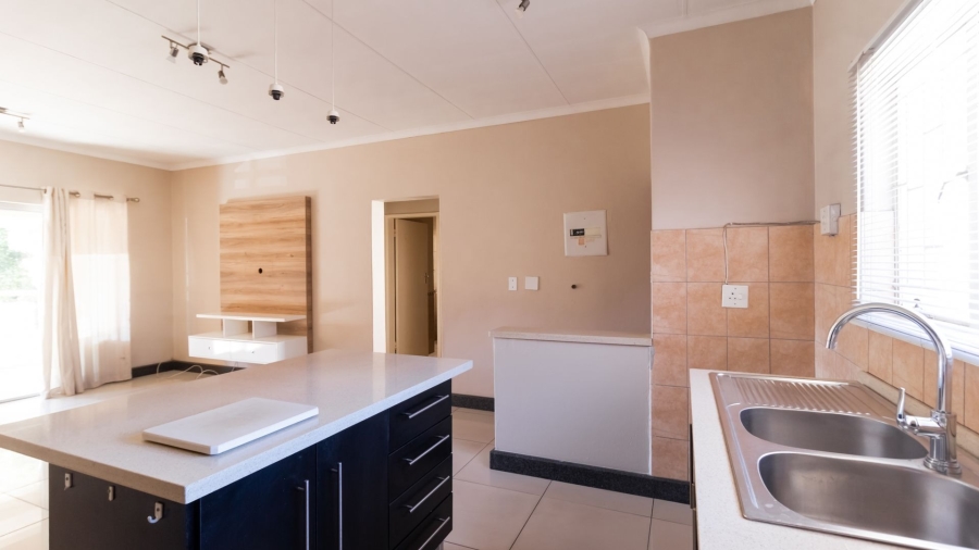 2 Bedroom Property for Sale in Klippoortjie Gauteng