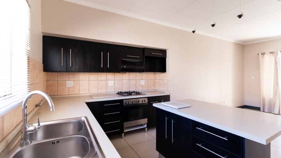 2 Bedroom Property for Sale in Klippoortjie Gauteng