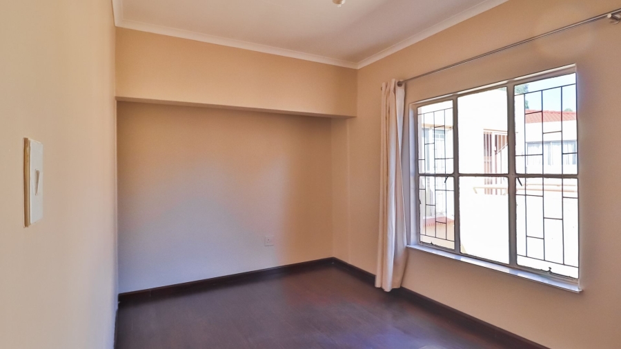 2 Bedroom Property for Sale in Klippoortjie Gauteng