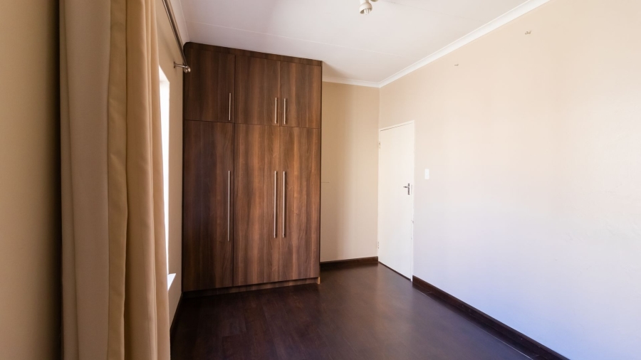 2 Bedroom Property for Sale in Klippoortjie Gauteng