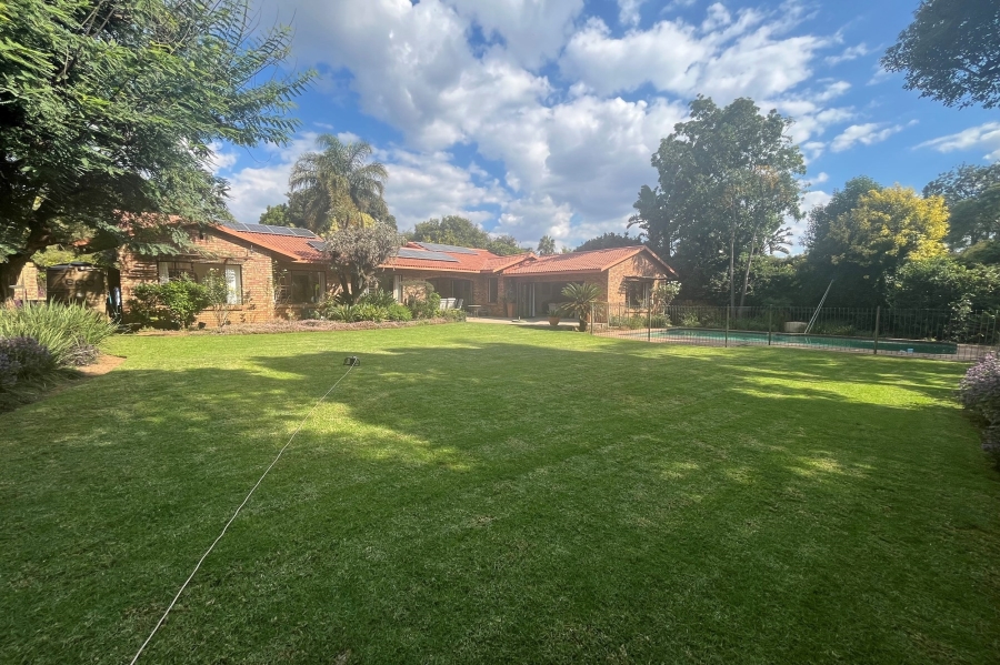 4 Bedroom Property for Sale in Douglasdale Gauteng