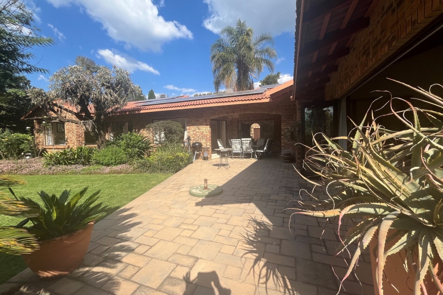 4 Bedroom Property for Sale in Douglasdale Gauteng