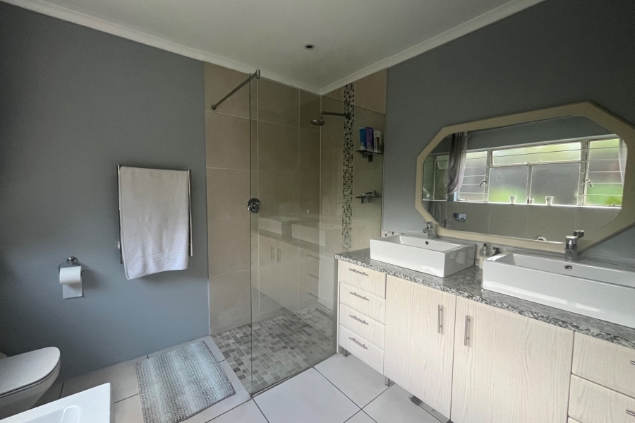 4 Bedroom Property for Sale in Douglasdale Gauteng