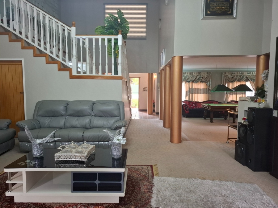 4 Bedroom Property for Sale in Lakefield Gauteng