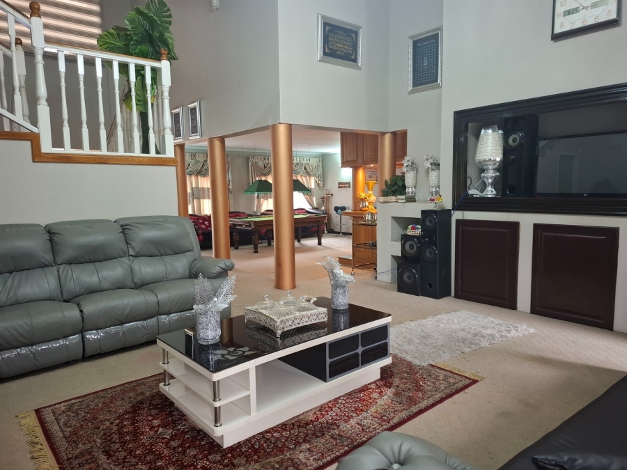 4 Bedroom Property for Sale in Lakefield Gauteng
