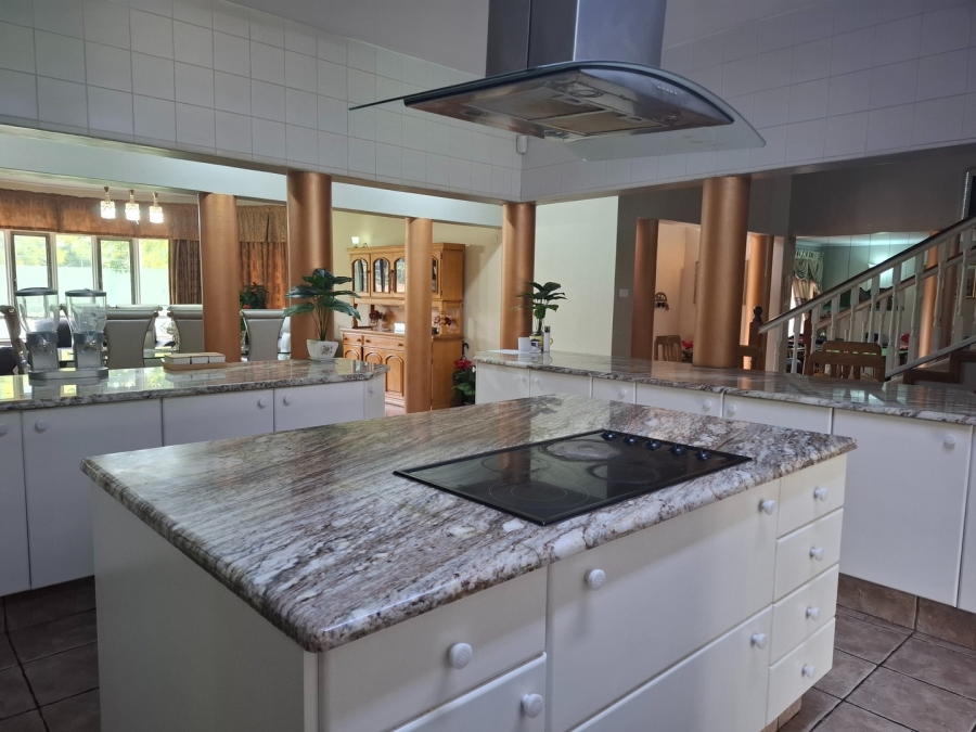 4 Bedroom Property for Sale in Lakefield Gauteng