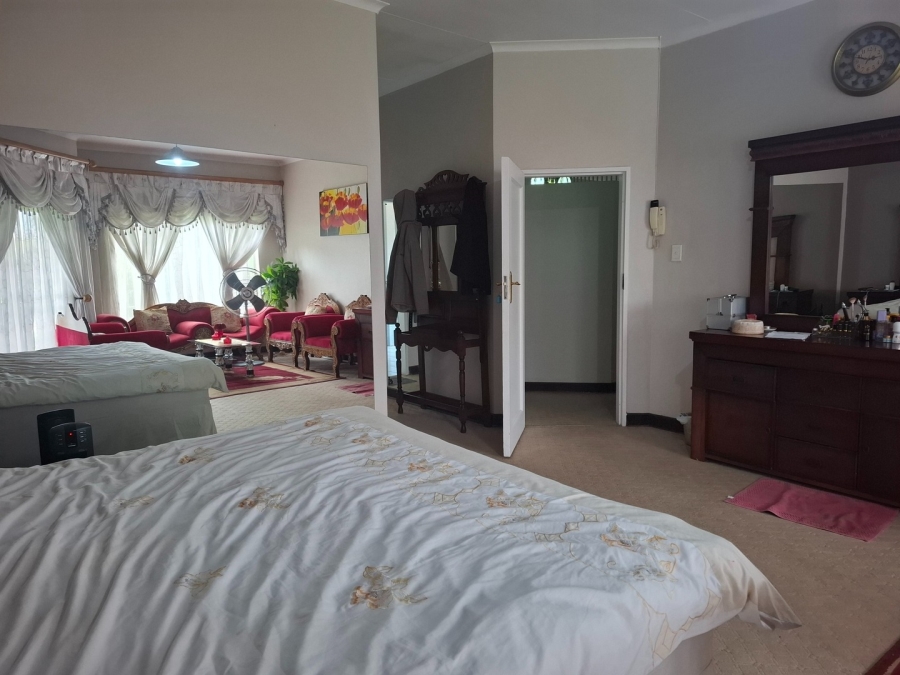 4 Bedroom Property for Sale in Lakefield Gauteng