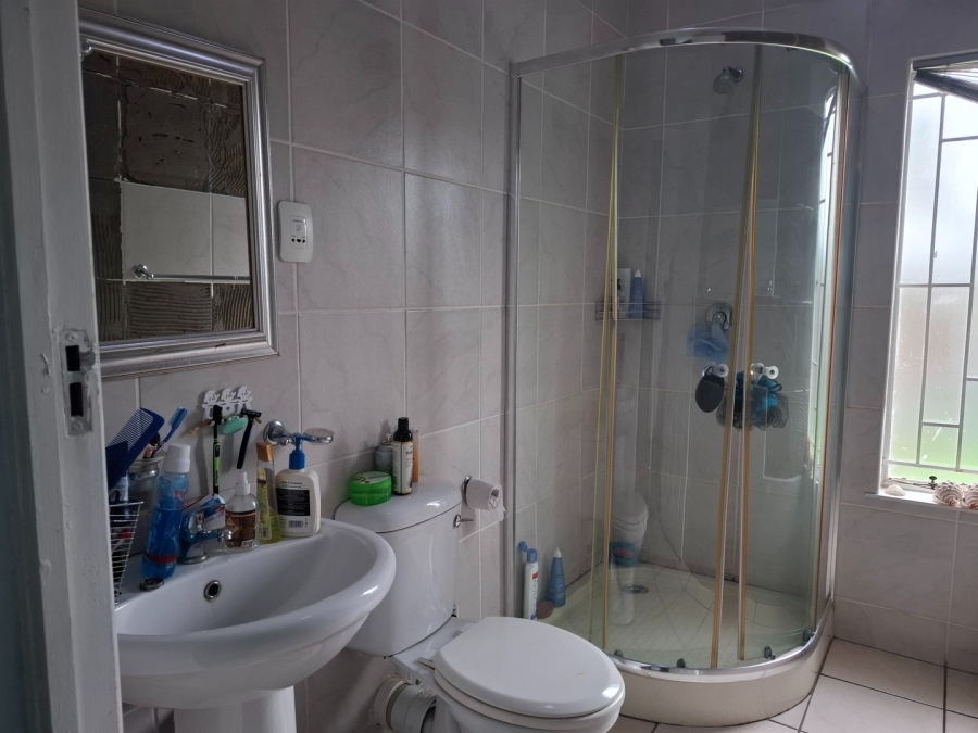 4 Bedroom Property for Sale in Lakefield Gauteng