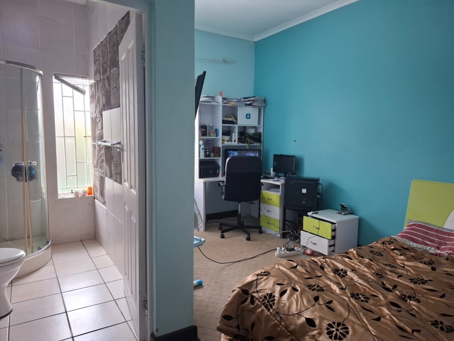 4 Bedroom Property for Sale in Lakefield Gauteng
