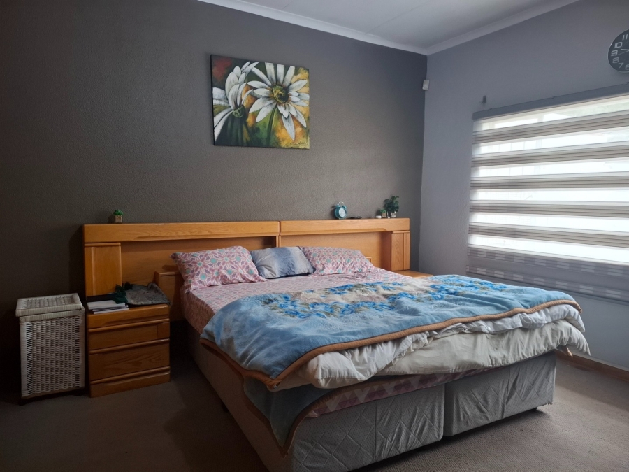 4 Bedroom Property for Sale in Lakefield Gauteng