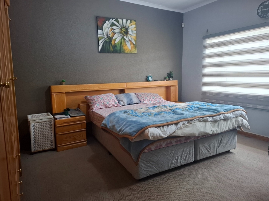 4 Bedroom Property for Sale in Lakefield Gauteng