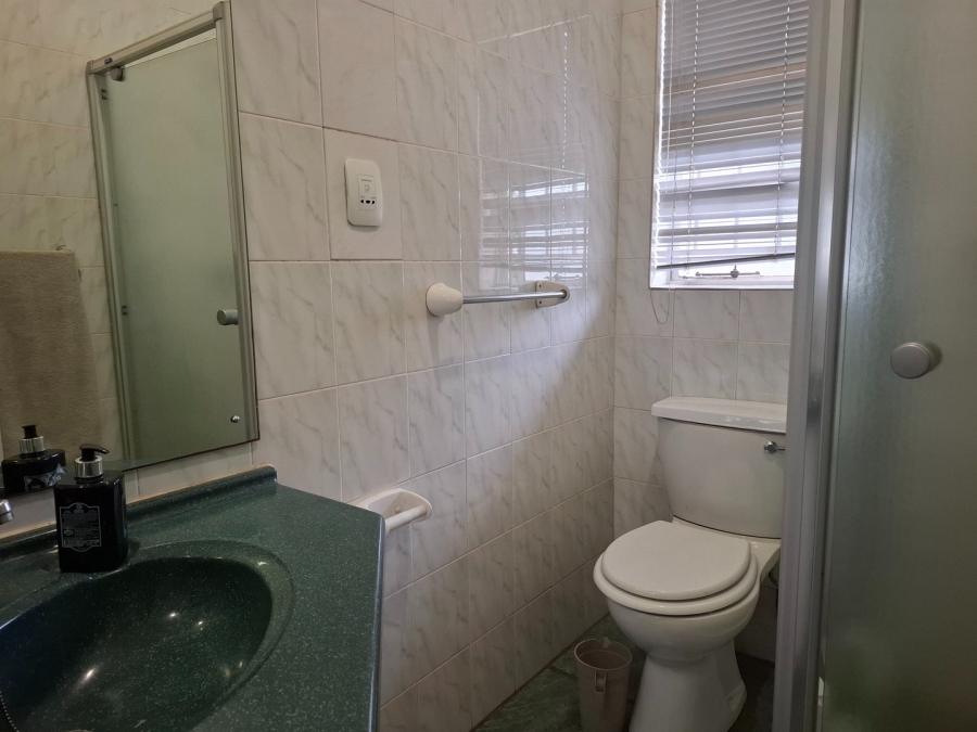 4 Bedroom Property for Sale in Lakefield Gauteng