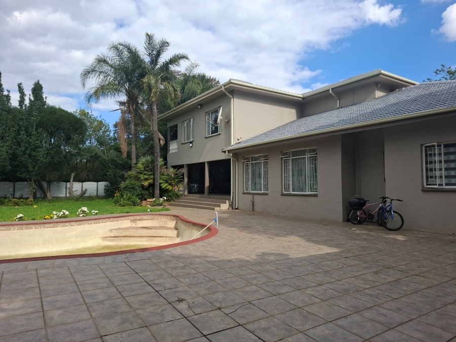 4 Bedroom Property for Sale in Lakefield Gauteng