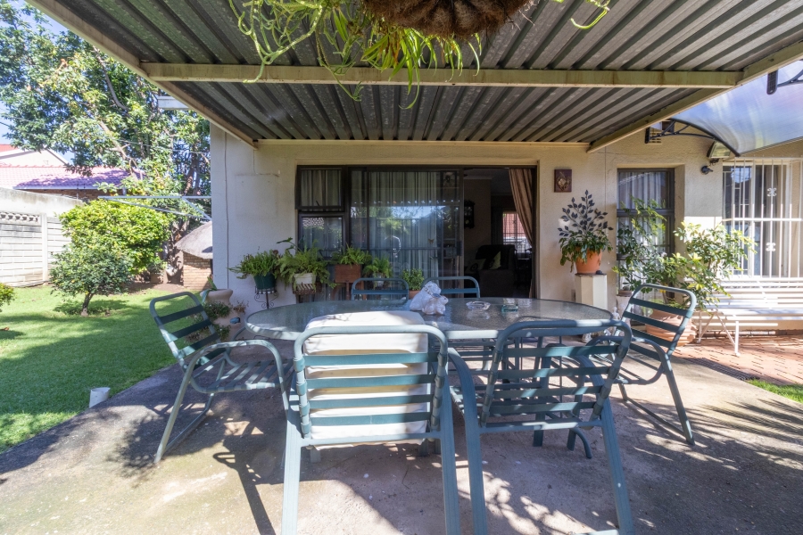 3 Bedroom Property for Sale in Suideroord Gauteng