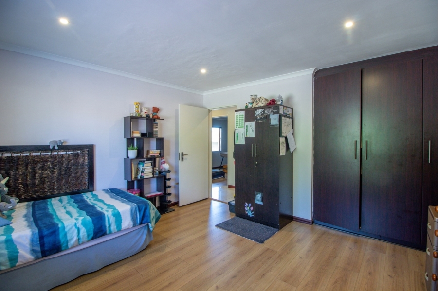 3 Bedroom Property for Sale in Greenstone Hill Gauteng