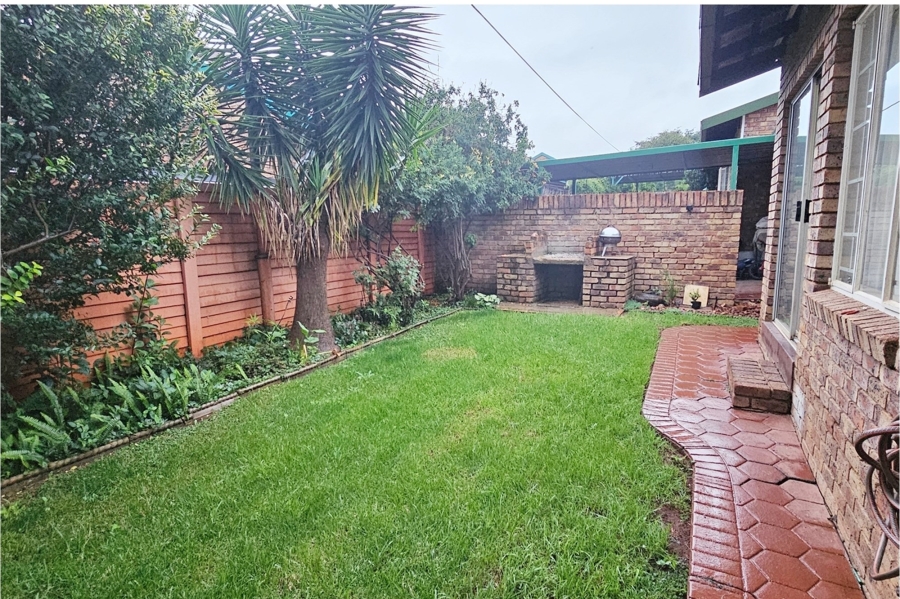 3 Bedroom Property for Sale in Clubview Gauteng