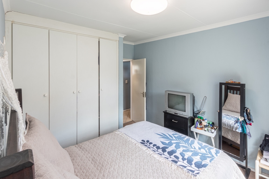 To Let 2 Bedroom Property for Rent in Honeypark Gauteng